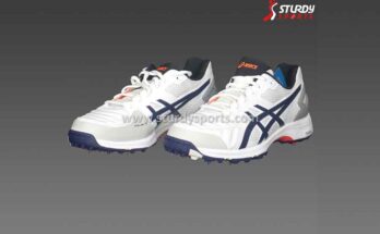 Right Cricket Shoes